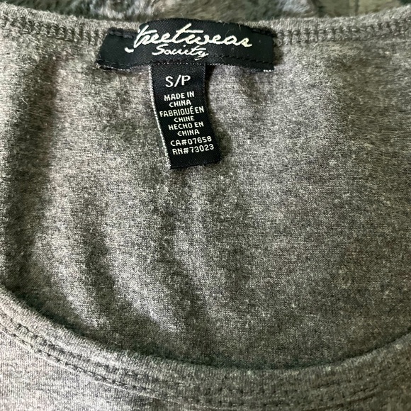 Small grey crop - Picture 2 of 2